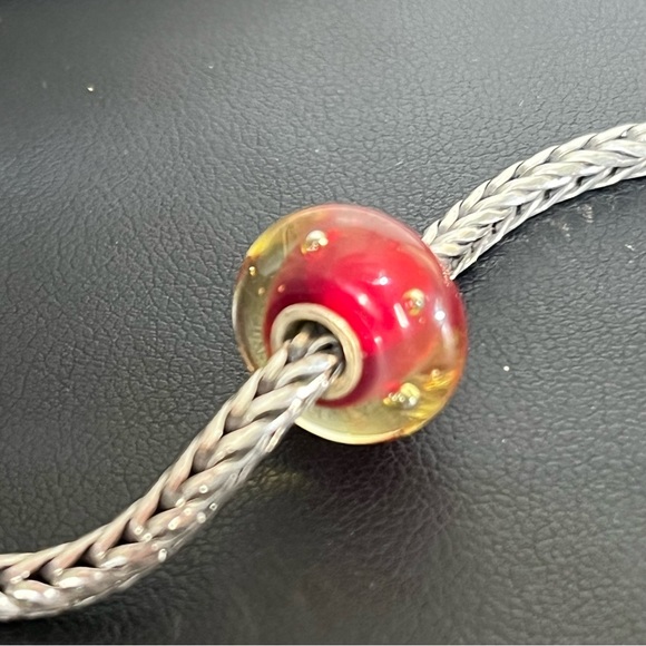 Trolbeads Retired Red Bubbles - Picture 4 of 7